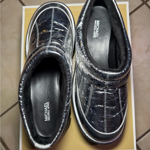 Michael Kors Barton Womens Silver Met Crush  Leather Slip-on/ Loafers Sz-9M NIB - Picture 1 of 9